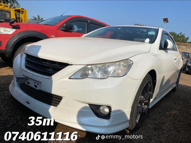 Toyota Mark X.
