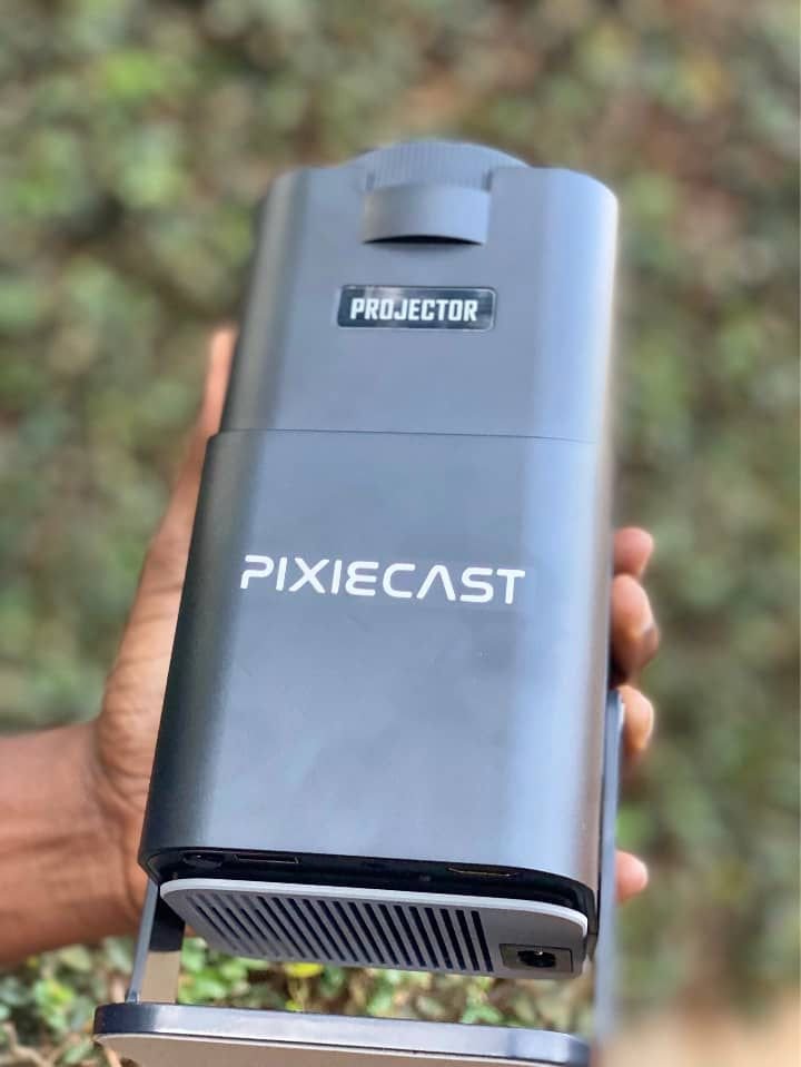 Pixiecast projector