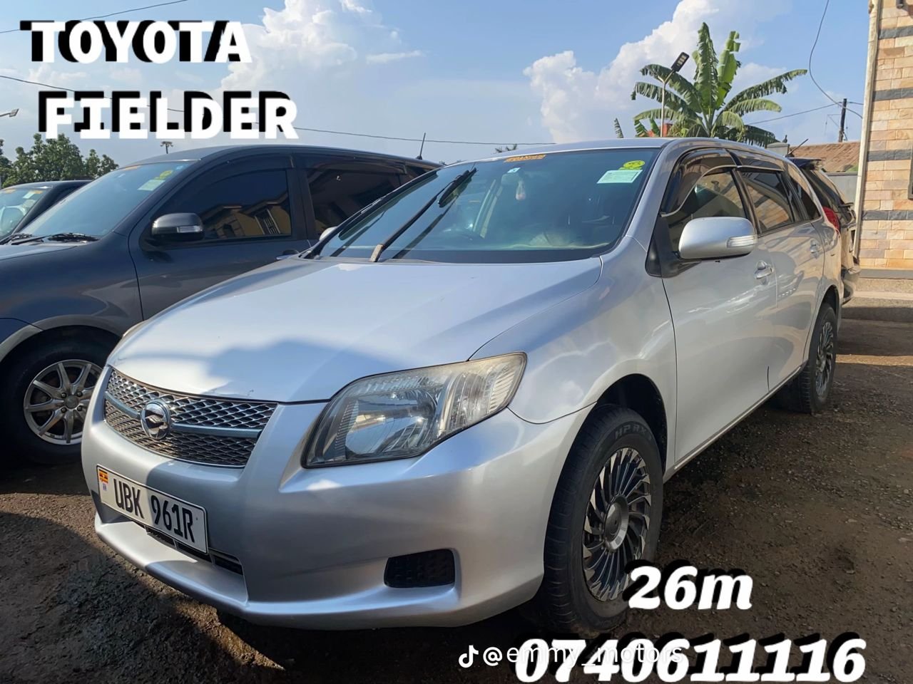 Toyota Fielder.