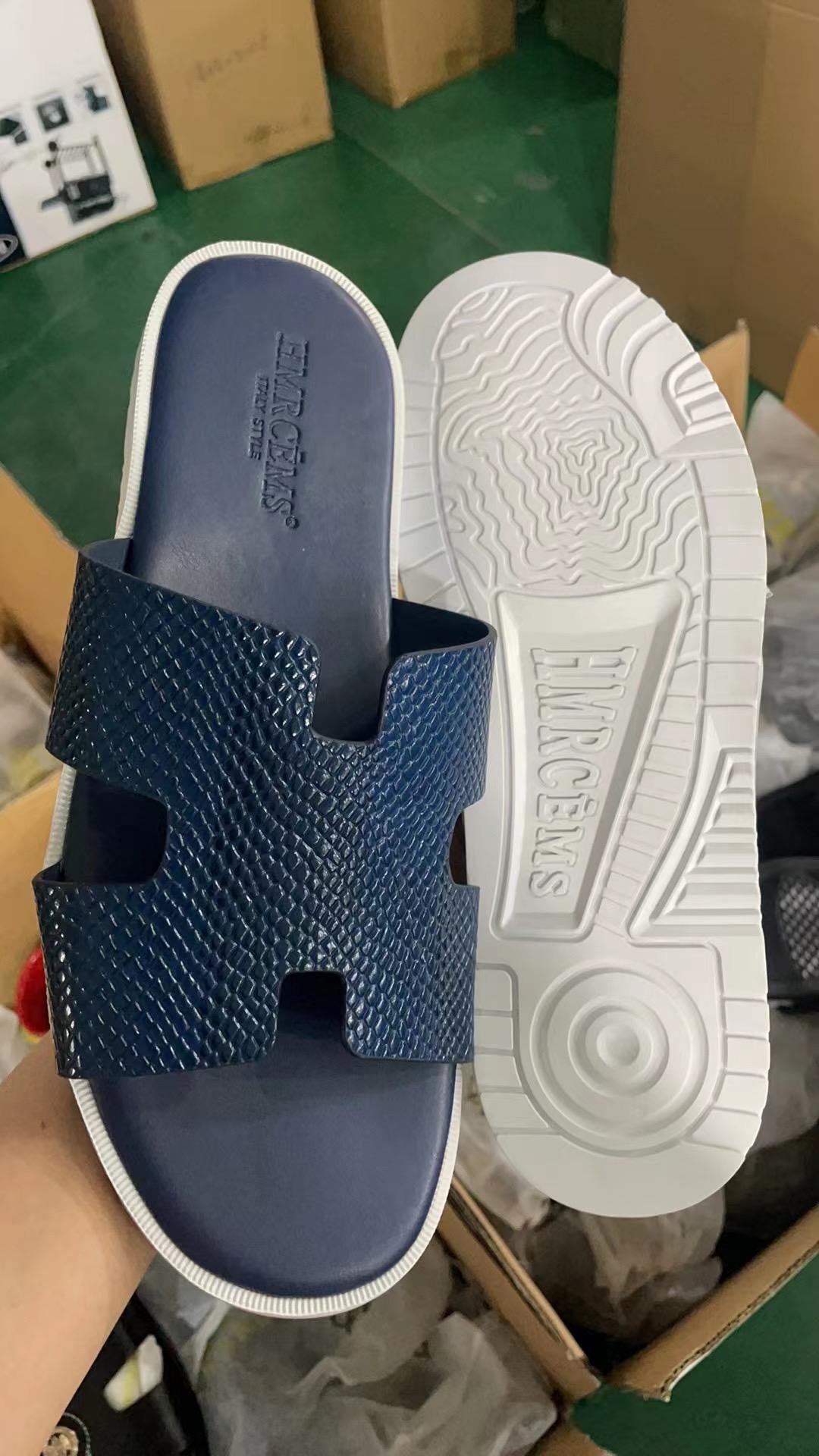 Hermès Izmir sandal.