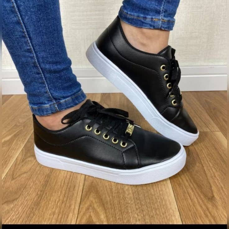 women’s casual sneakers