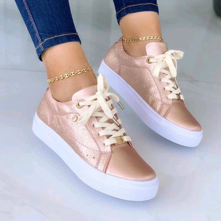 women’s casual lace-up sneakers