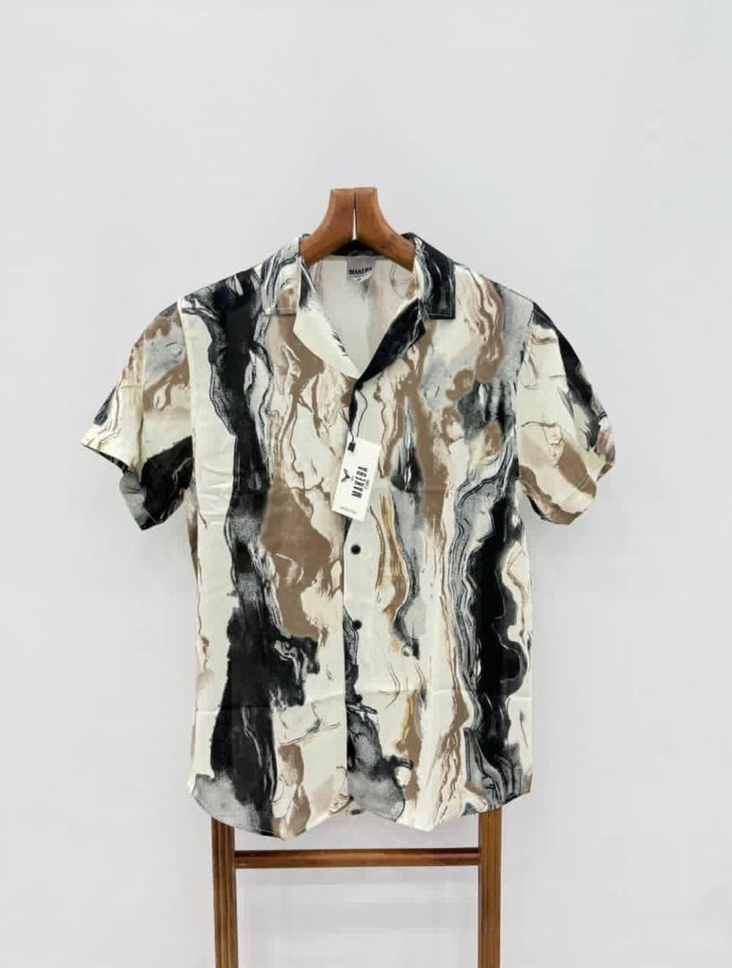 men’s short-sleeved, collared shirt