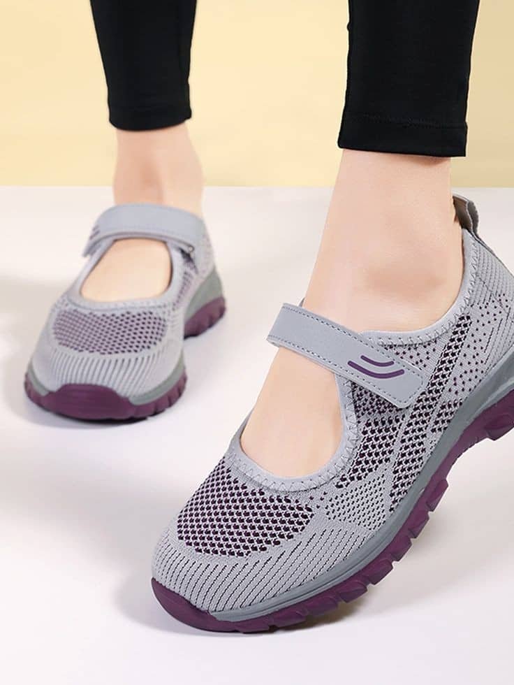 women’s comfortable, casual walking shoes