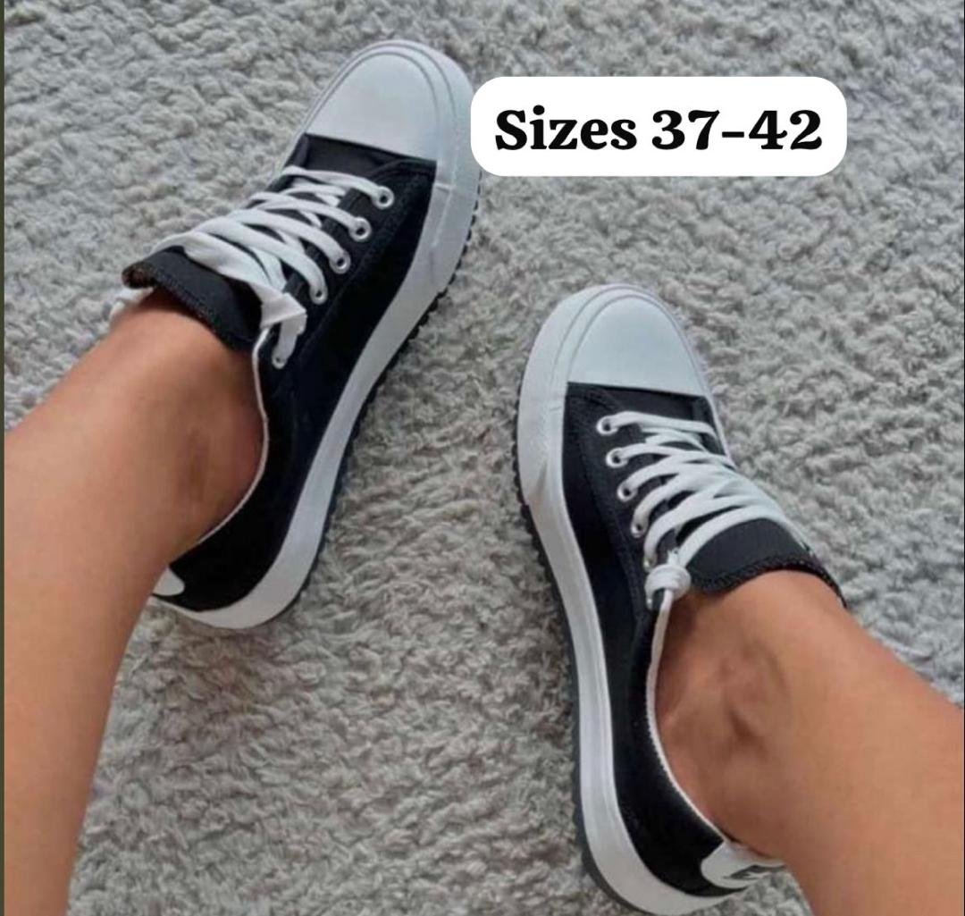 classic black and white canvas low-top sneakers,