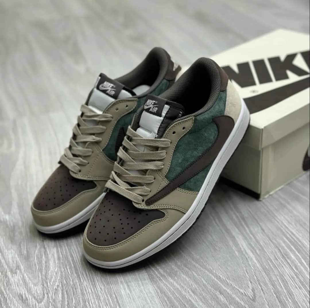 Nike Air Jordan 1 Low x Travis Scott sneakers