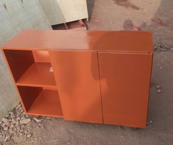 Kitchen cabinet