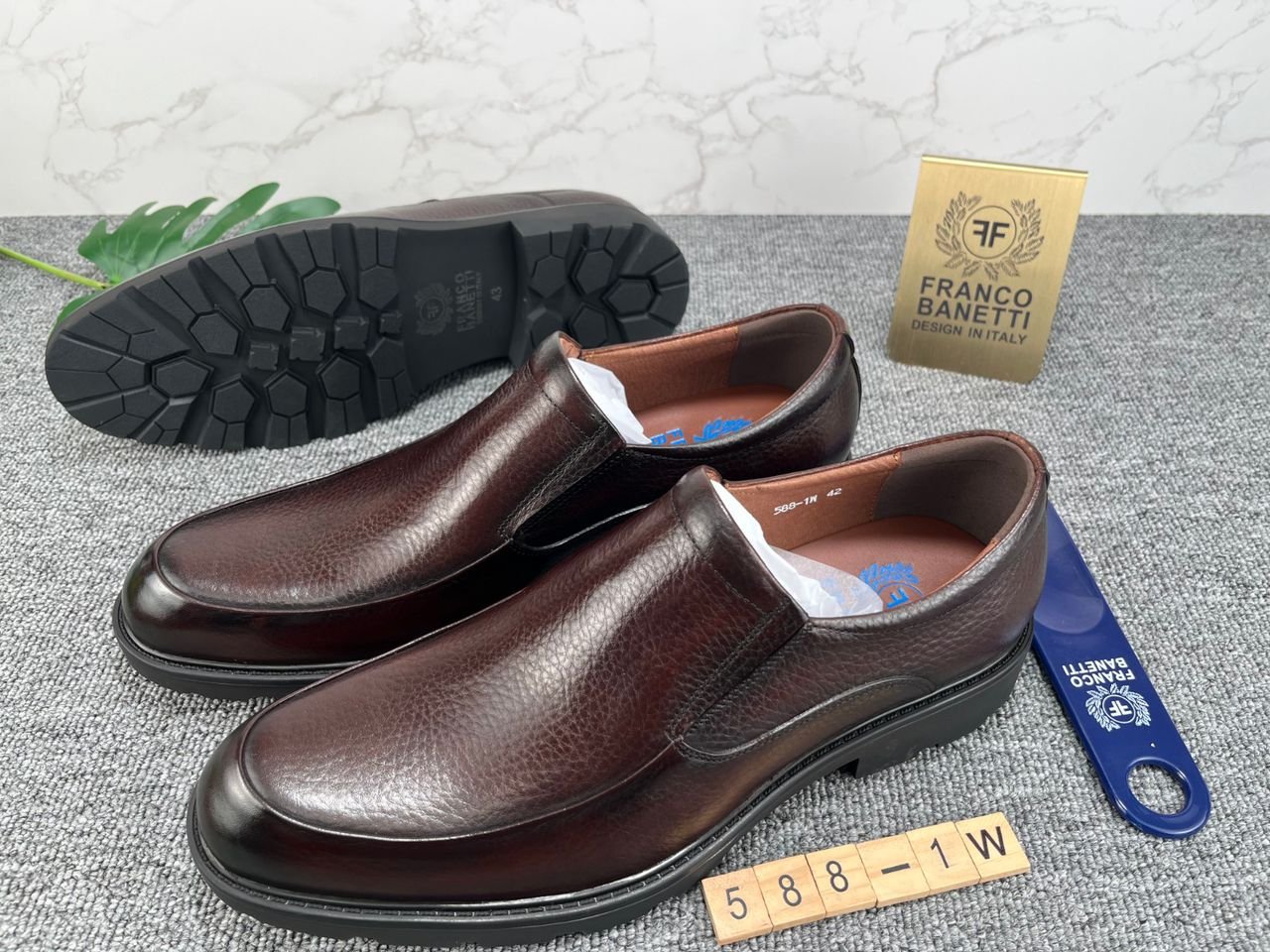 men’s slip-on shoes