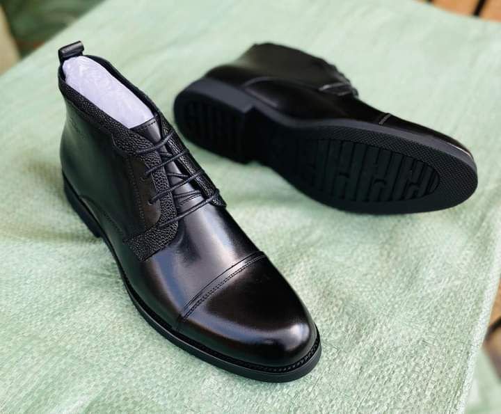 Black men’s gentle boots