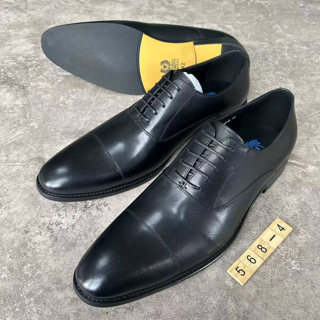 Black men’s slip-on shoes