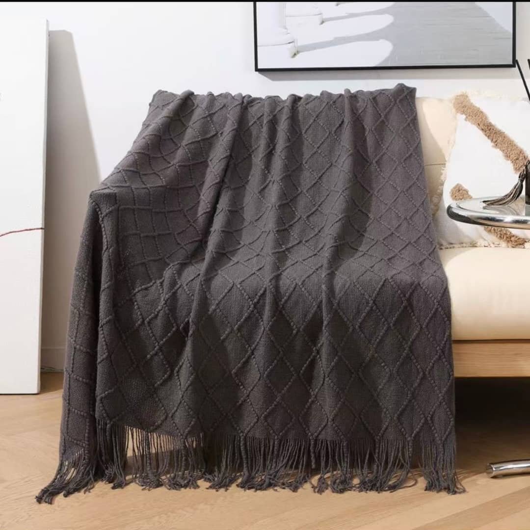 knitted grey blanket