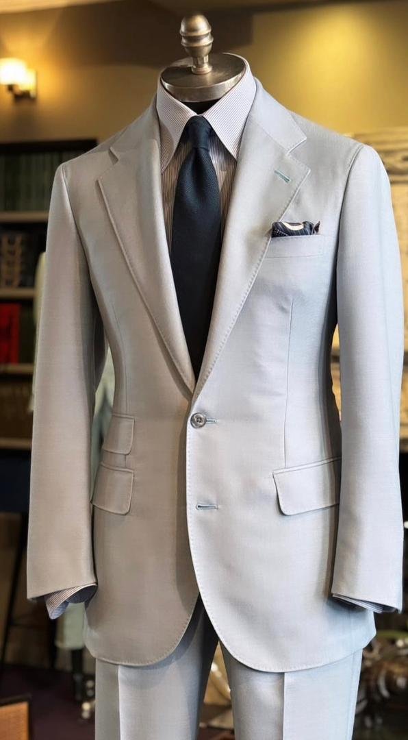 men’s suit,