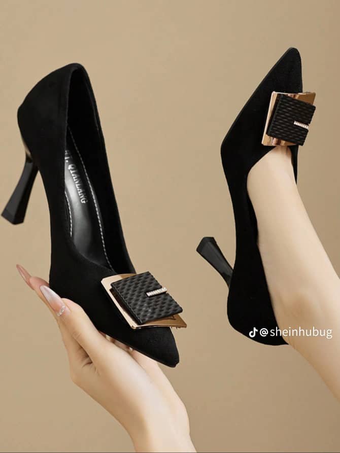black, high-heeled pumps