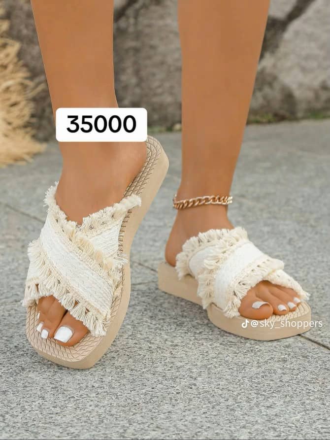 women’s flat sandals