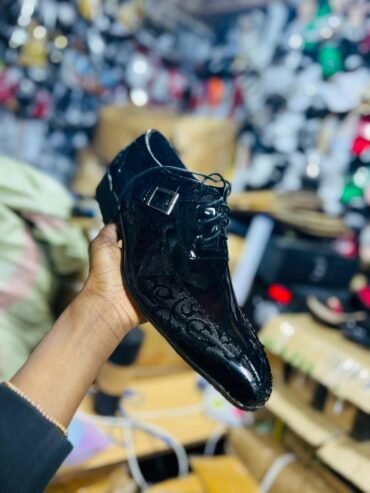 men’s black patent leather formal shoe