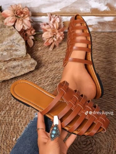 STRAPPY FLATS