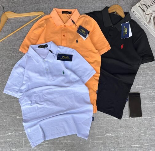 short-sleeved Tommy Hilfiger polo shirts