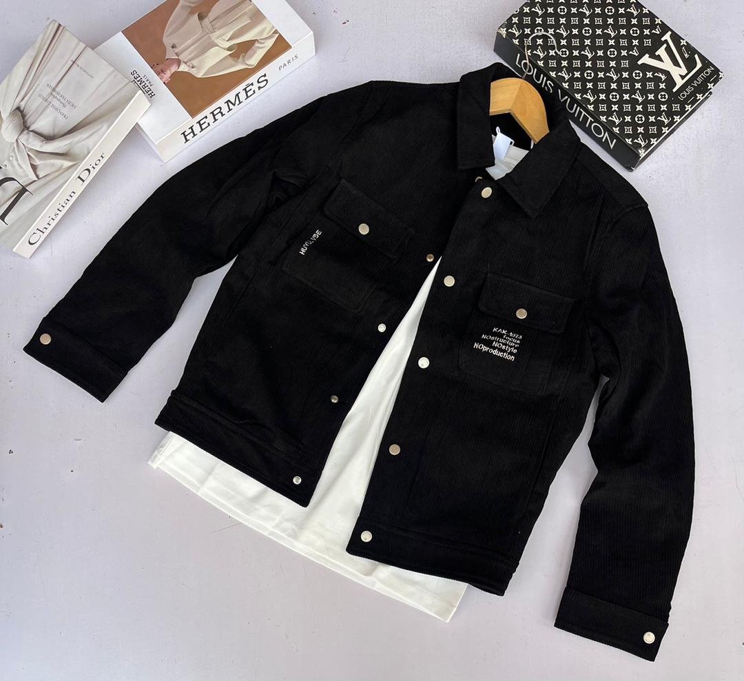 men’s black button-up jacket