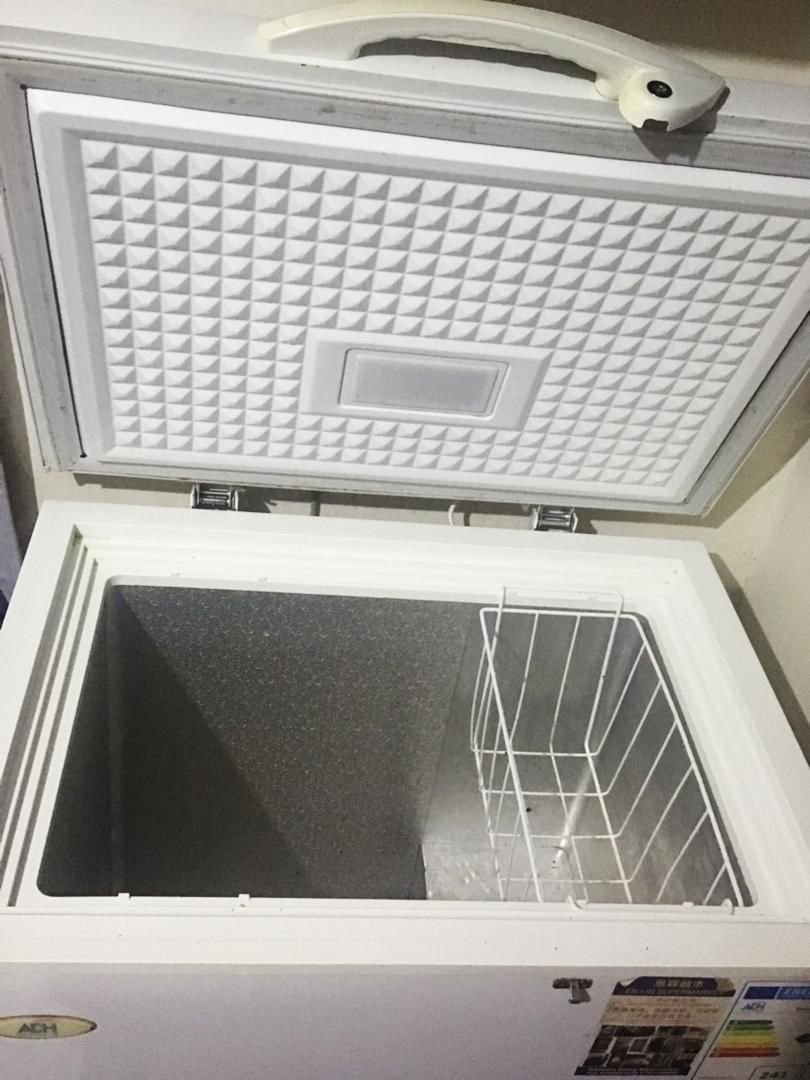 ADH 200ltrs deep freezer