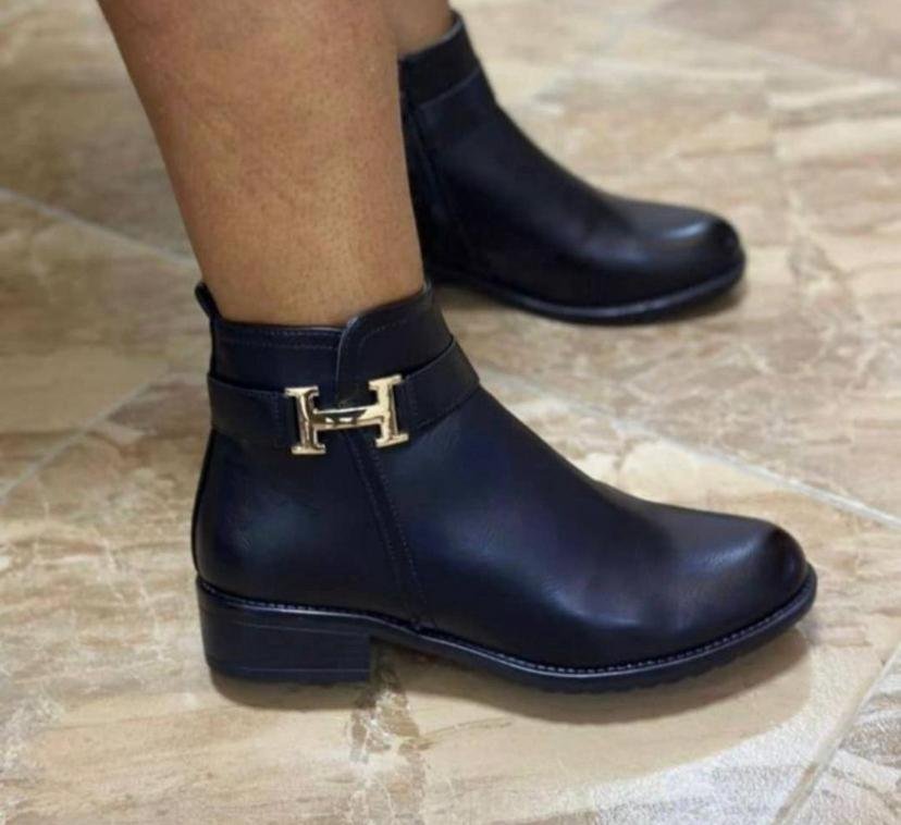 BLACK ANKLE BOOTS